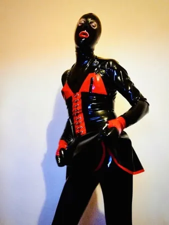 alice as latex diva         