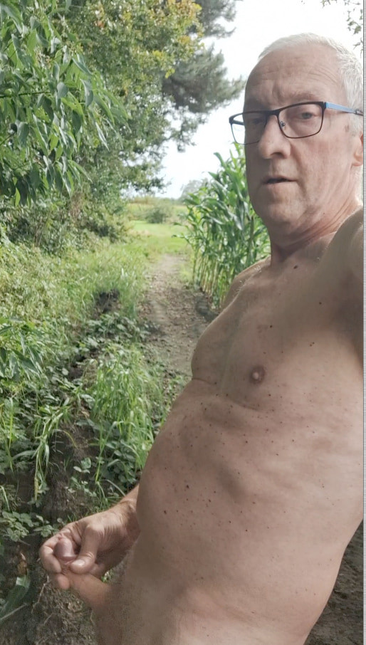 CRUISING GRANDPA GIVING SEXSHOW IN PUBLIC OUTDOOR FOREST WIT #11