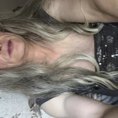 Annie in sissy lingerie 