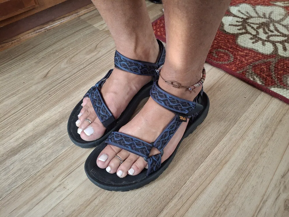 Sandals, nail polish and toe rings #39