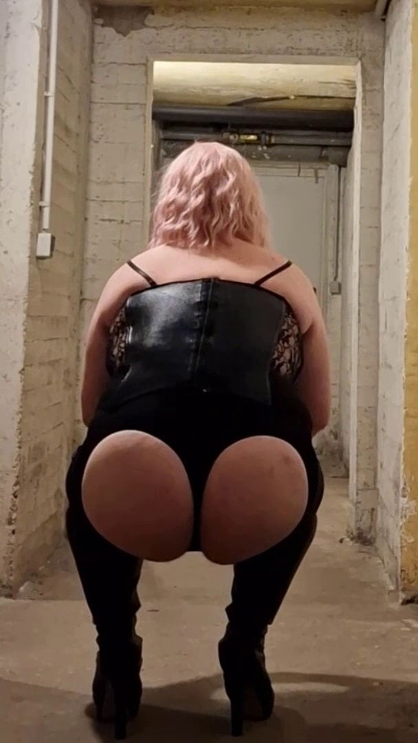 Dessous and Heels for this Sissy with here Fat Ass #10