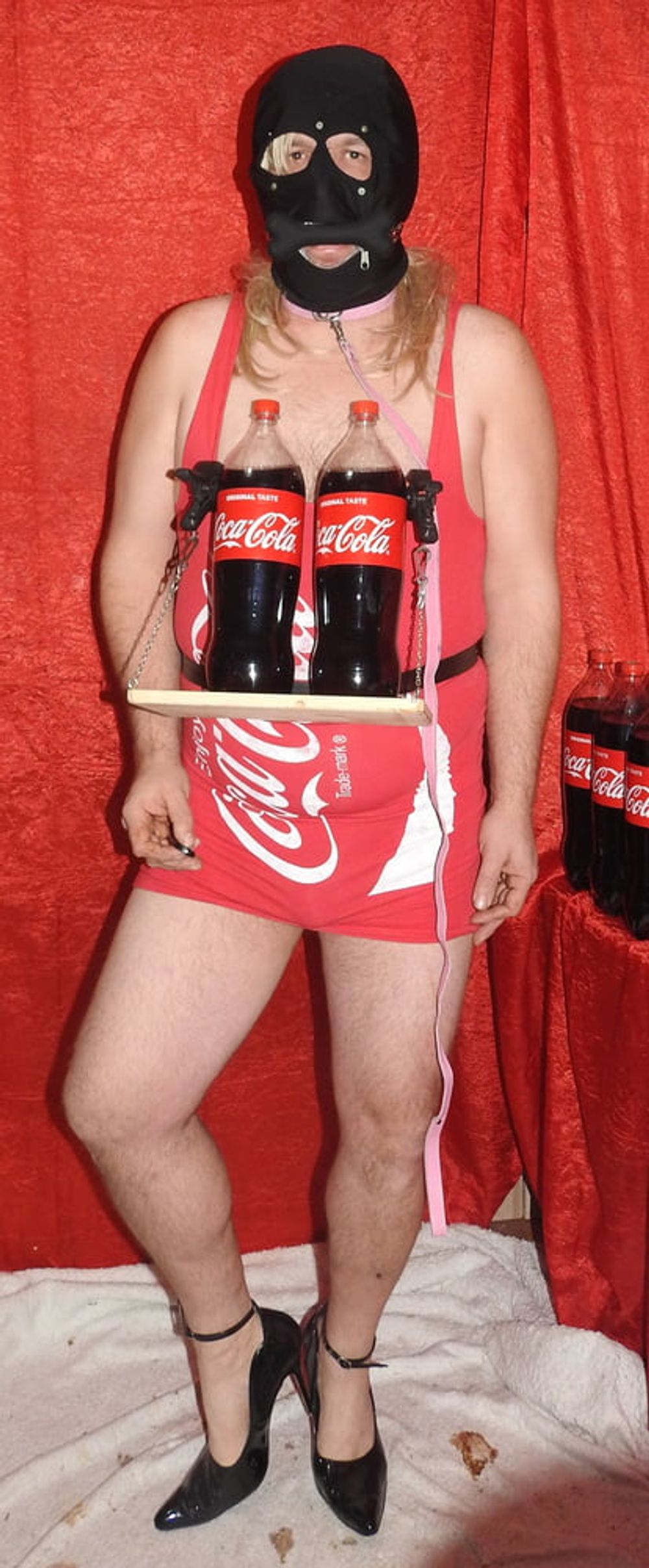 SIssy Served Cocacola