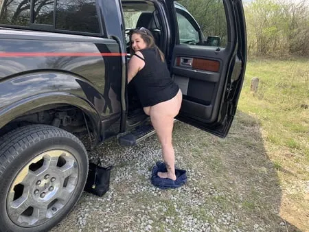 sexy bbw tailgate pussy         