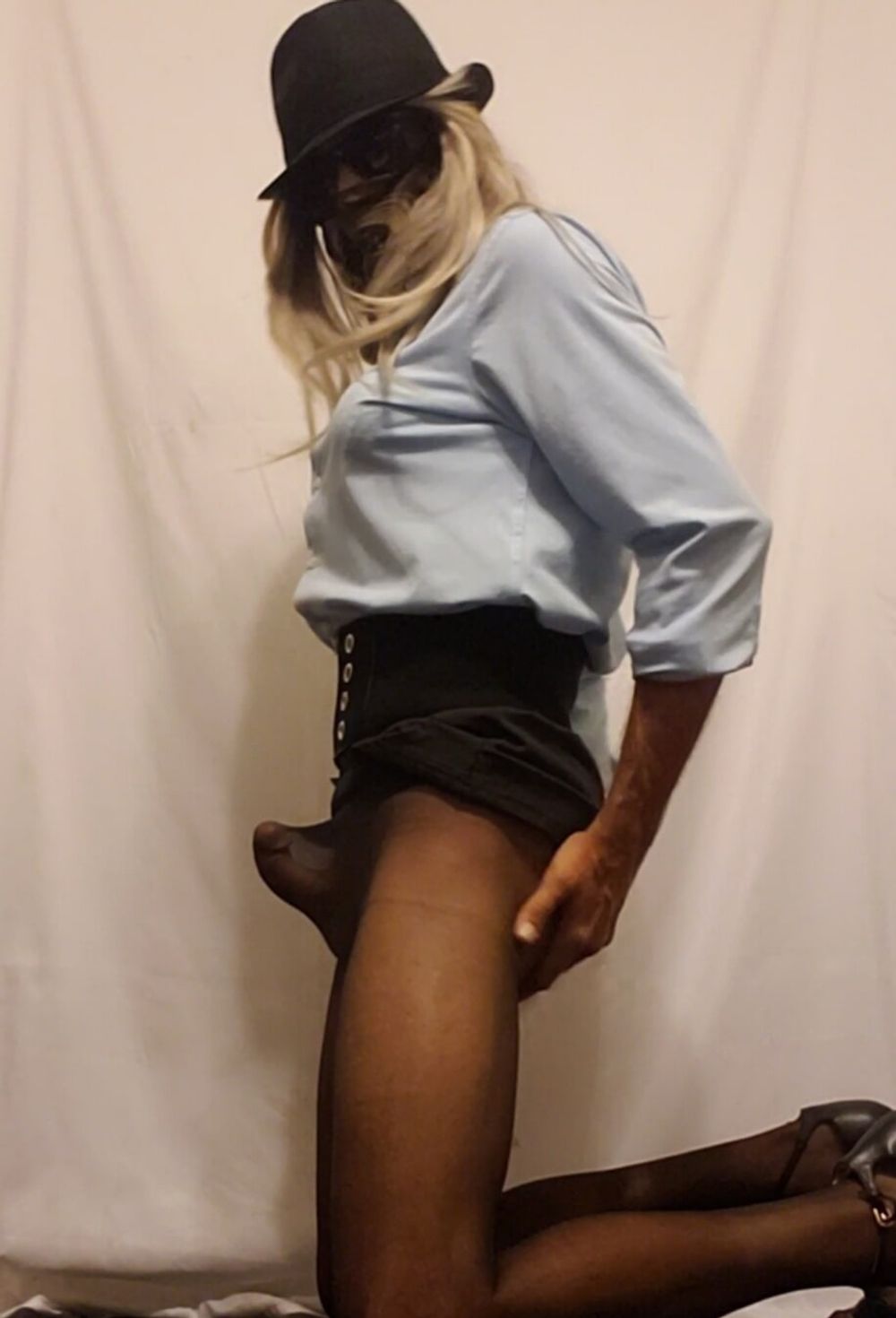 Sexy Sandy in black skirt and pantyhose  #19