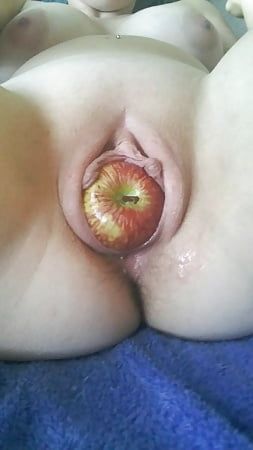 Apple pussy insertion