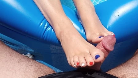 more foot job pics of my girlfrie feet on my cock         