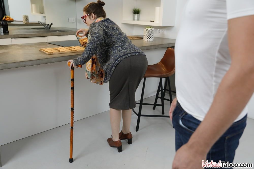 Granny becomes young with big cock magic feat Simona Purr #59
