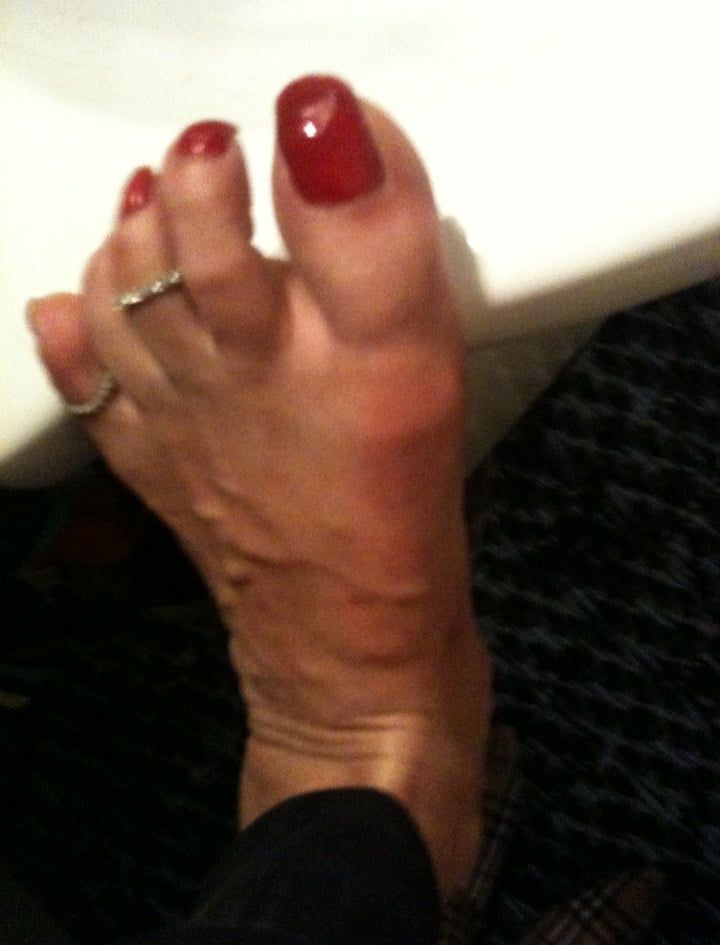 red toenails mix (older, dirty, toe ring, sandals mixed). #15