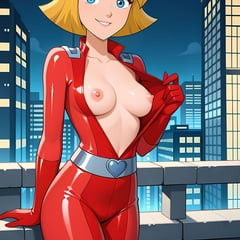 Clover has rooftop sex (Totally)