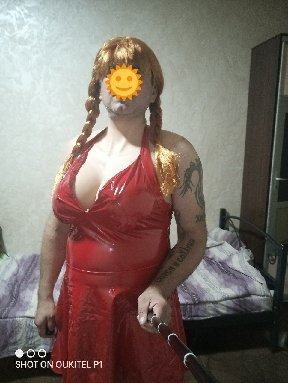 Rotes kleid 