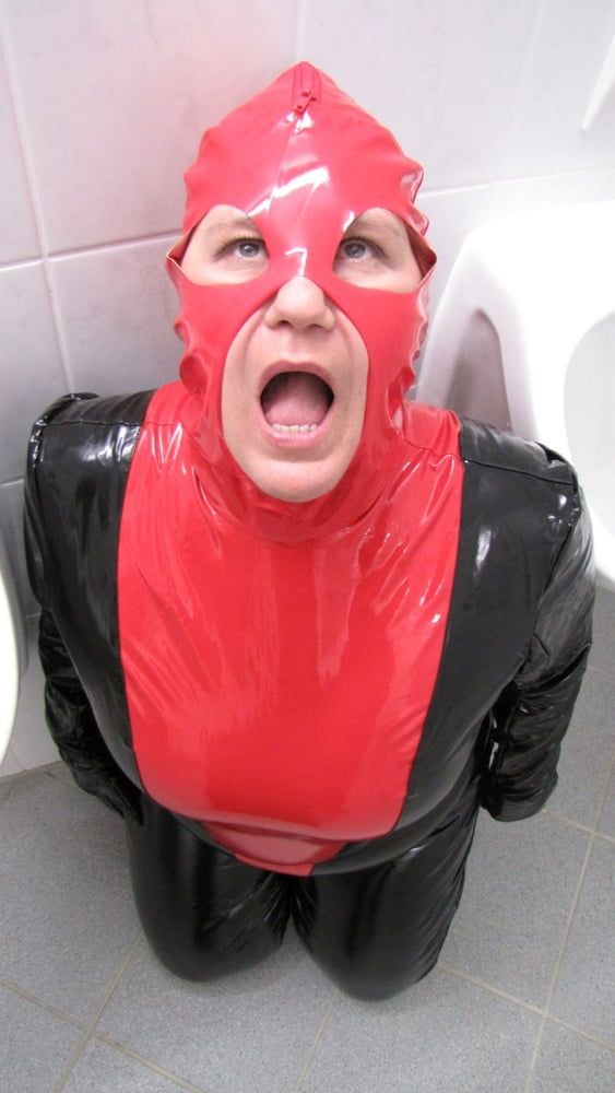 Anna as a toilet in latex ... #11