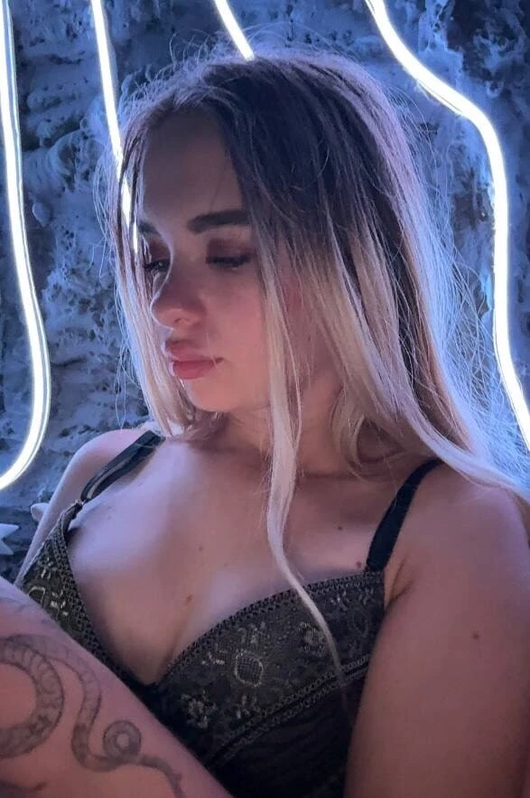 xKeryB Amateur Adult Model #6