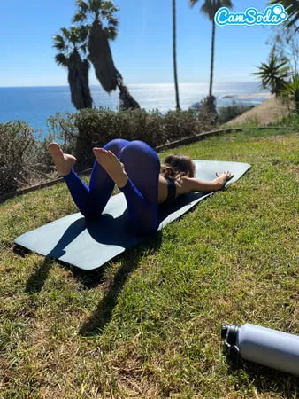 katie kush shows us what a normal yoga session looks like fo         