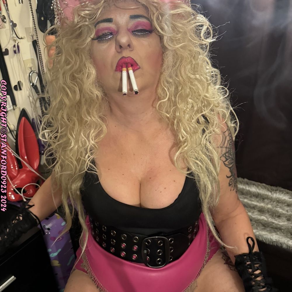 GODDESS SMOKING SHIRLEY #58