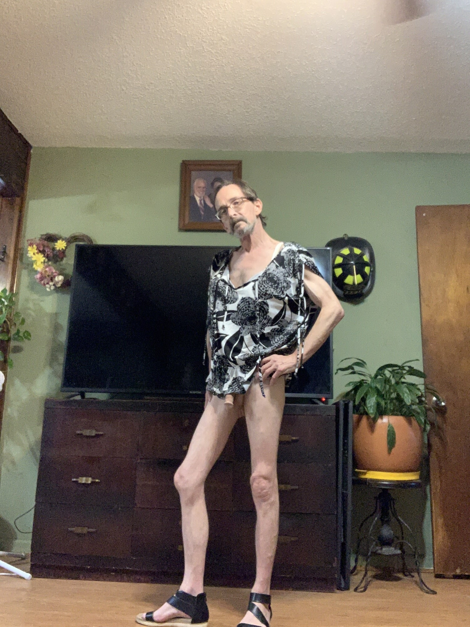 Cross dressing hungry for some cock😘 #8