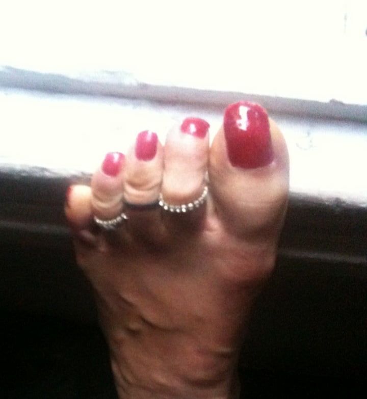 red toenails mix (older, dirty, toe ring, sandals mixed). #24
