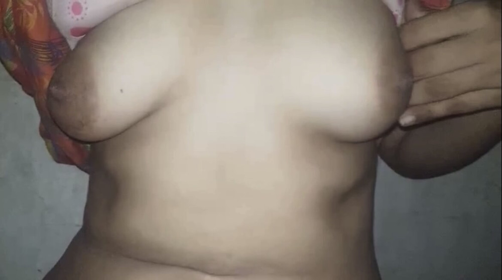 Desi girl boobs and hairy pussy pics  #4