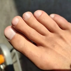 Arab feet