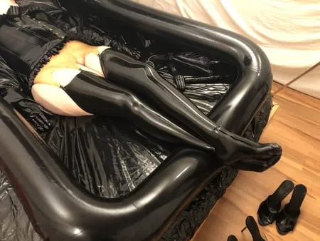 latex on plastic bed         