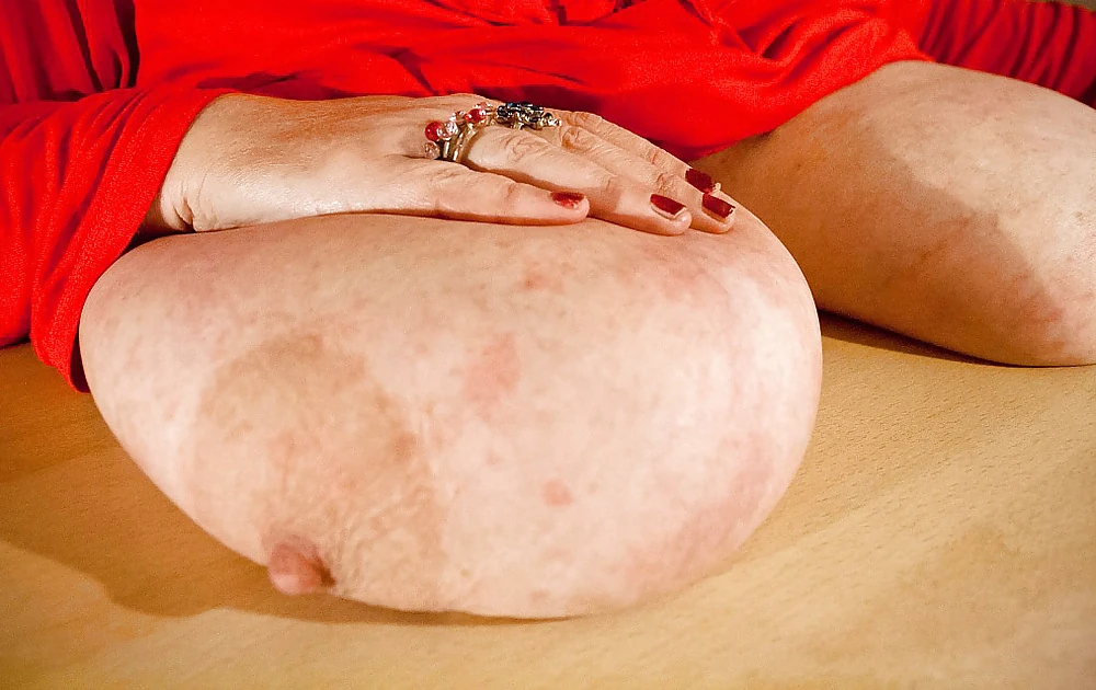 Anika Q-cup - Heavy Tits on Table #10