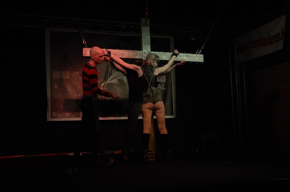  Show Cruxified Skinheadgirl au Fetish Festival VIII  #18
