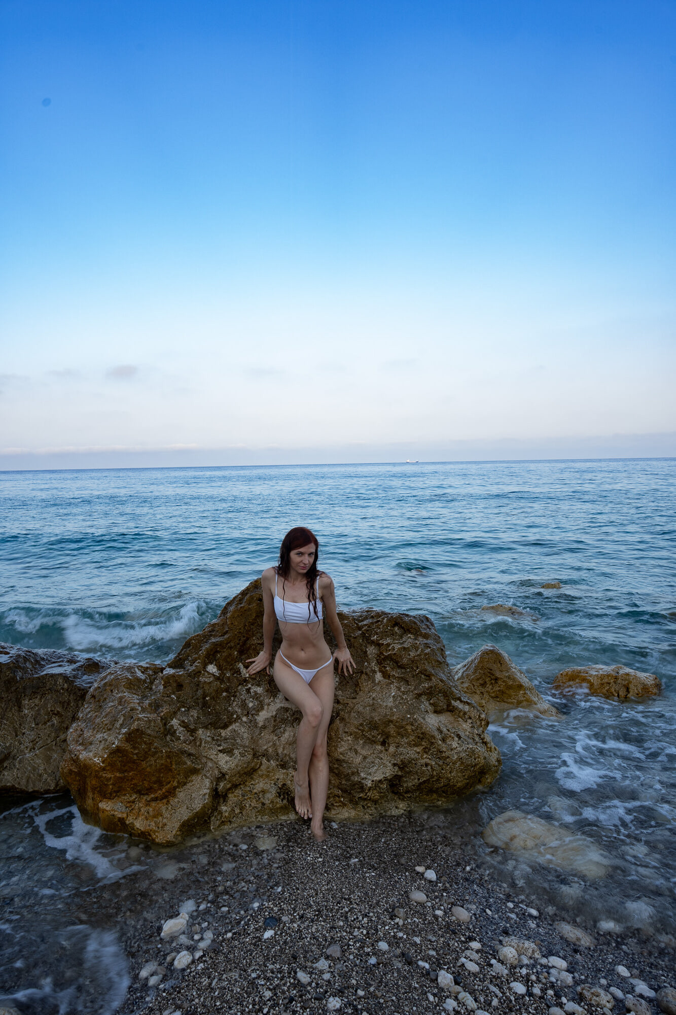 Lina Arian by the sea #4