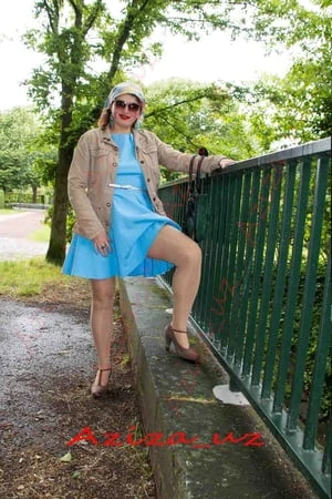 muslim milf goes for a walk in the park and shows herself i         