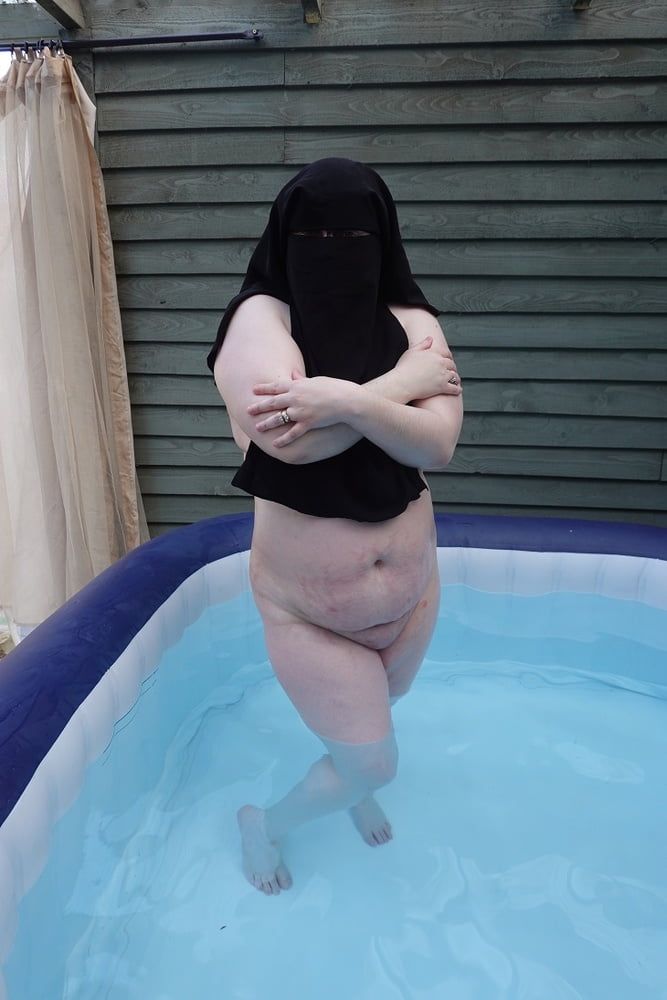 Niqab nude in Hot tub #37