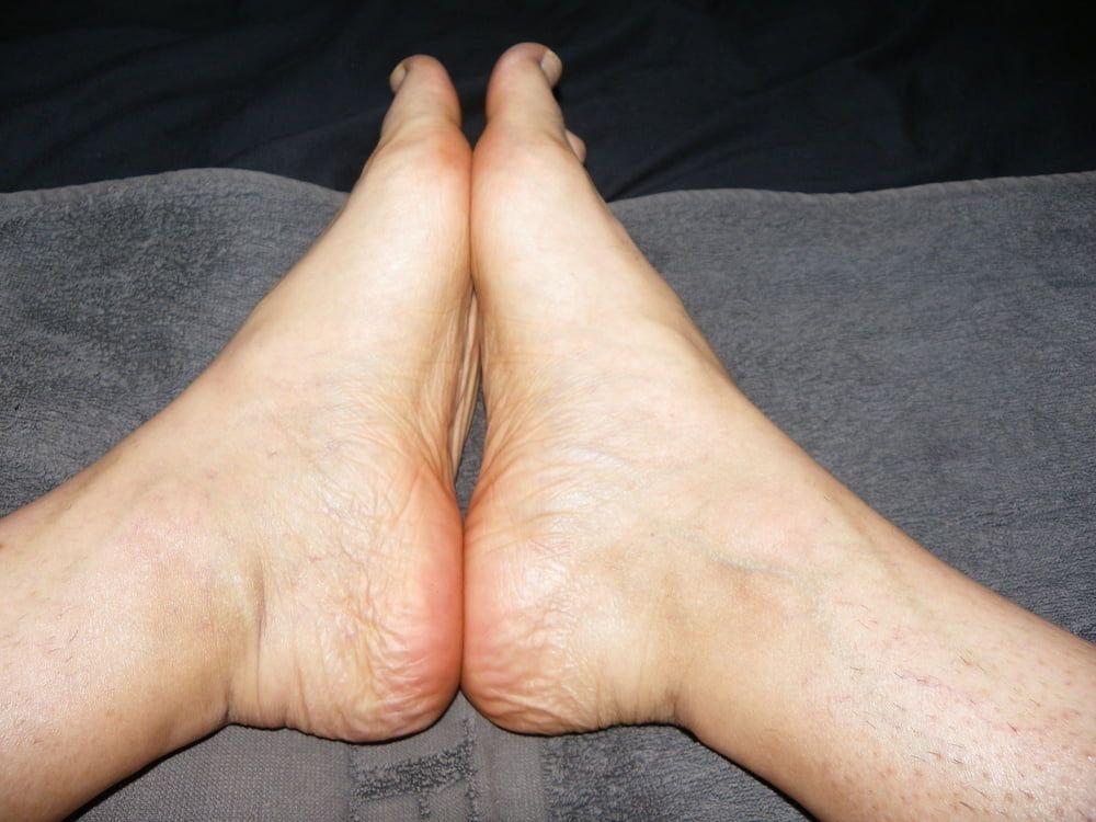 MetisBi59-My feet #4