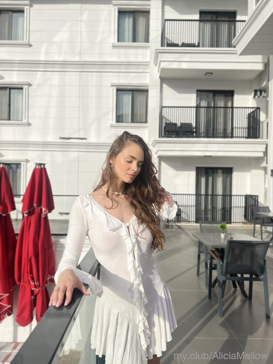 AliciaMellow Free Photos #14