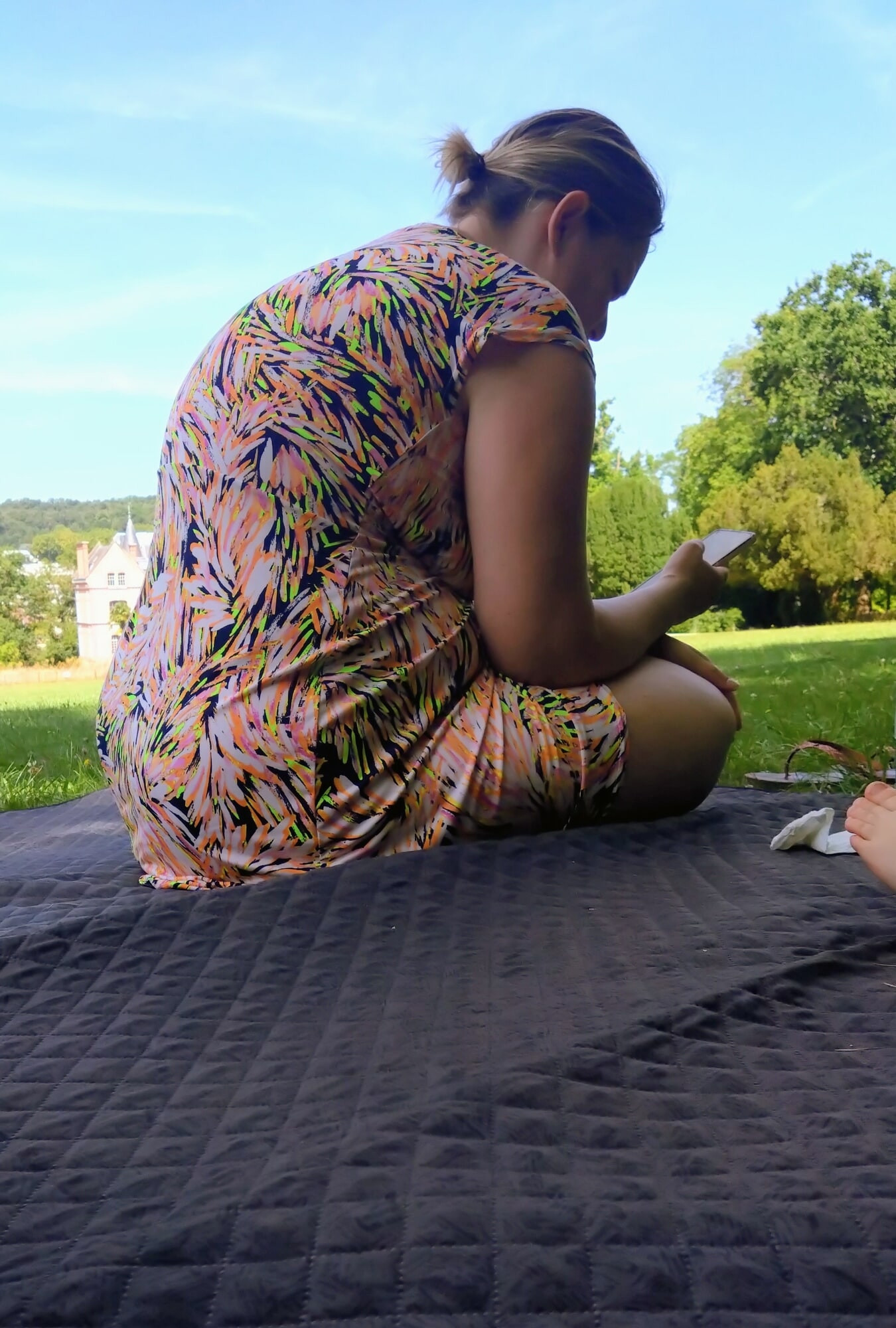 Exhibitionist mother goes to the park