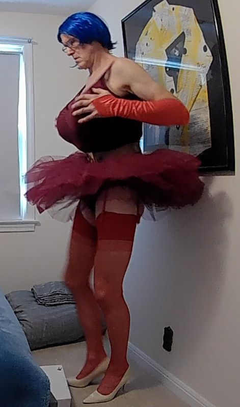 20190107 red tutu dressup