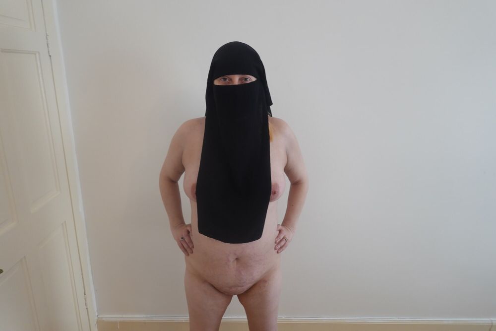 Posing naked in Niqab  #2