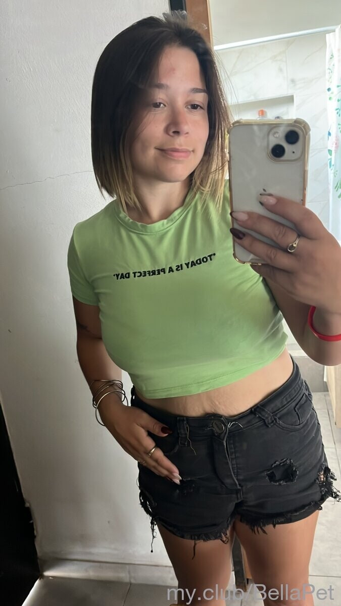 Bella 👑 Free Photos #10