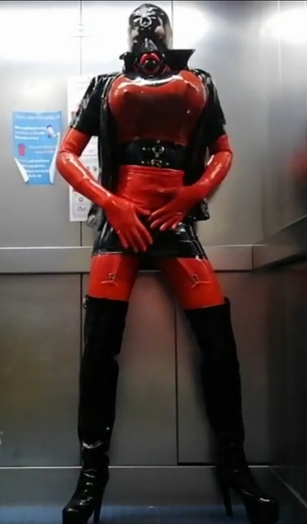 Alison in rubber #14