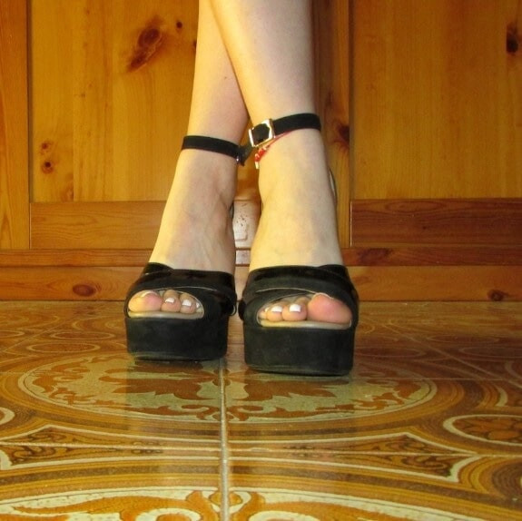 Sexy high heels and feet 💖 #4