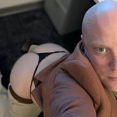 Sub slut wants to be gangbanged 