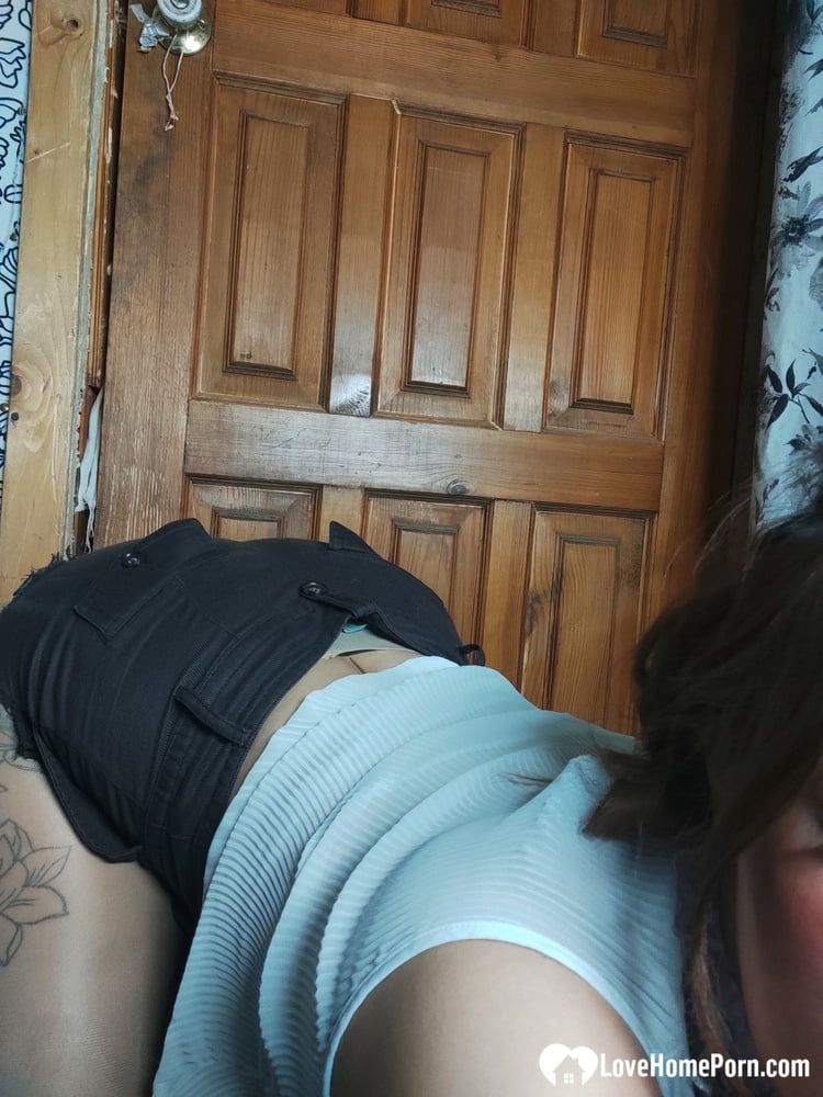 Big booty babe looking for a donger