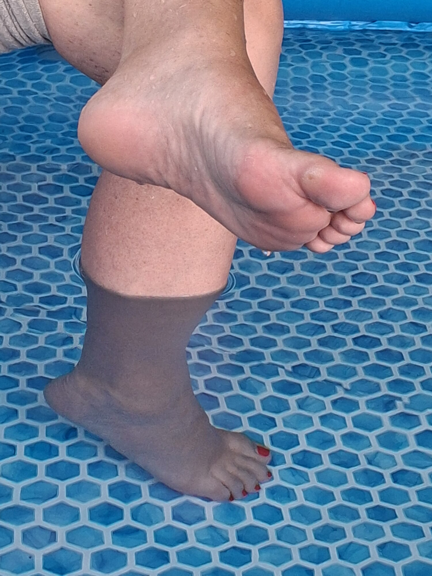 wet feet and barefoot sandals int he pool #19
