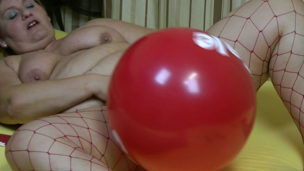Naked balloon games #48