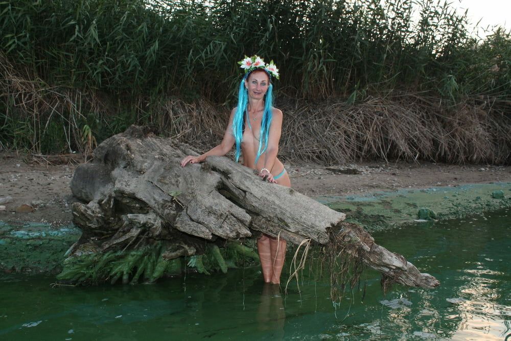 In the evening On the river with a turquoise shawl #9