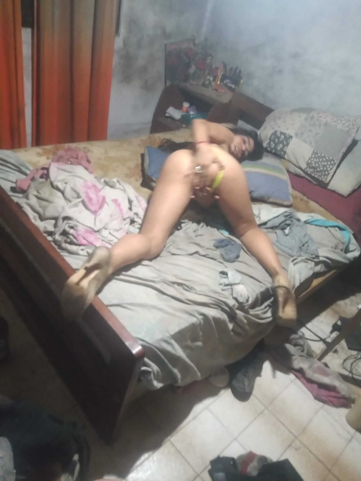 Hola  me tiene terrible mente enamorado mi amor mi reina