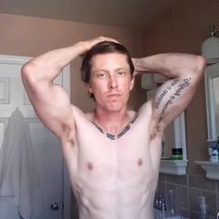 肌肉发达的家伙与坚硬的鸡巴