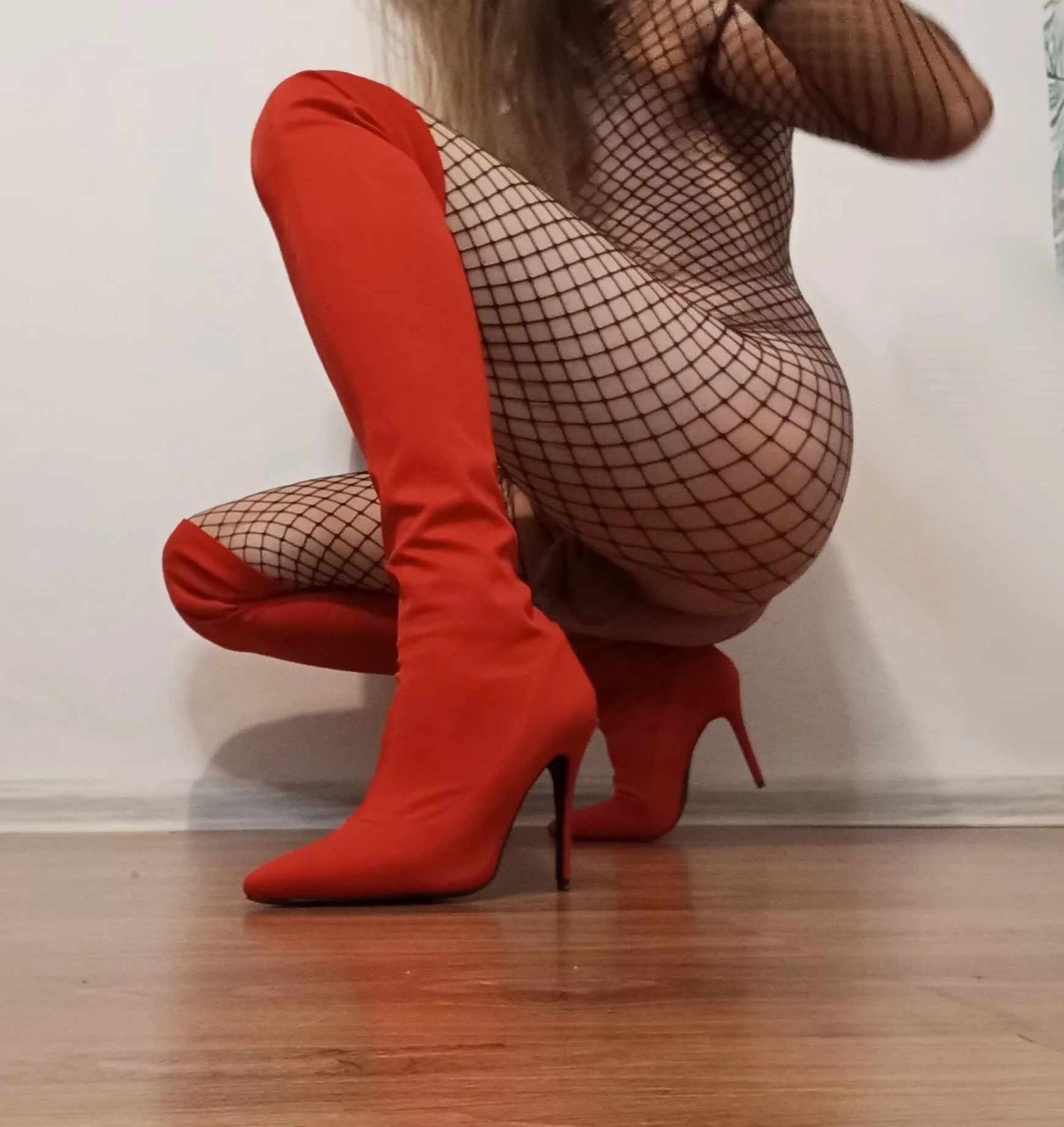 Fishnets and red boots ❤️