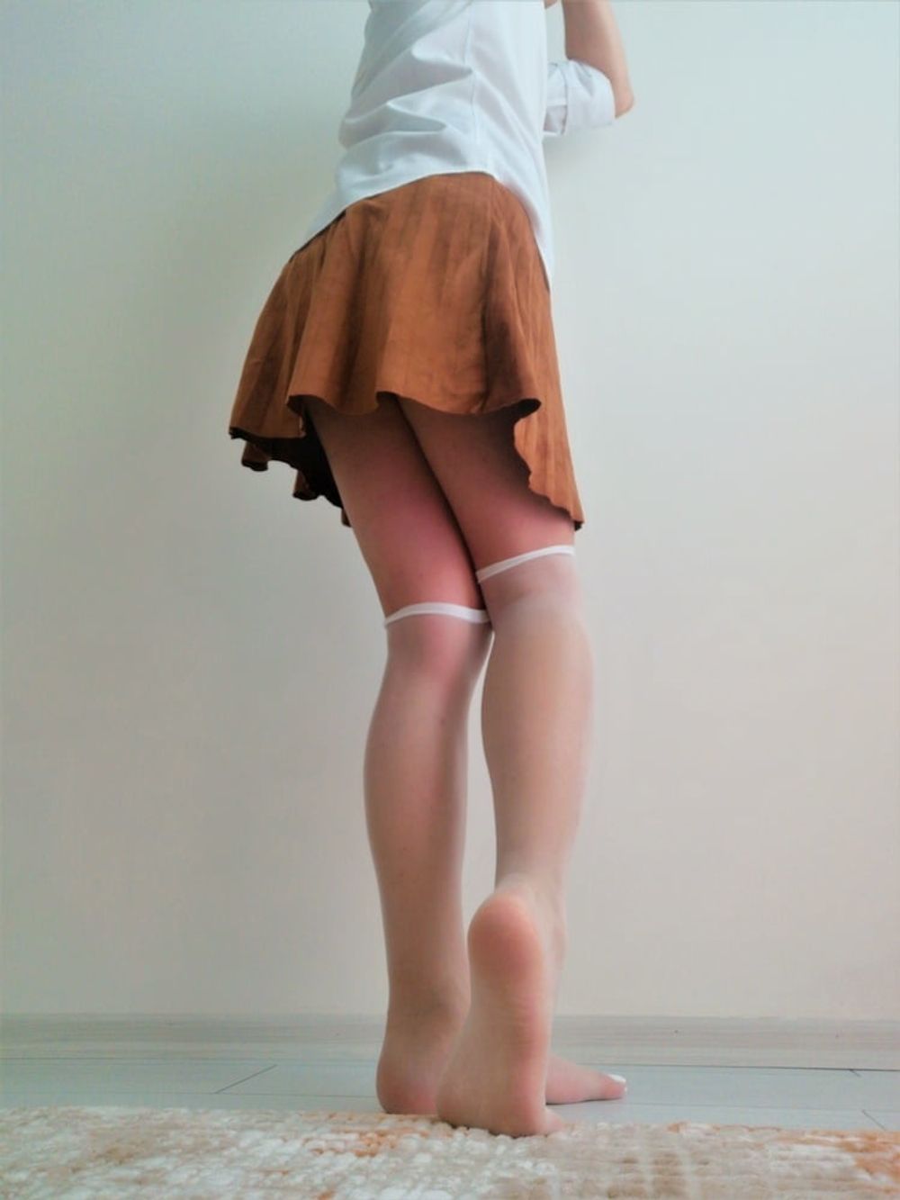 Brown skirt &amp; White pantyhose #31