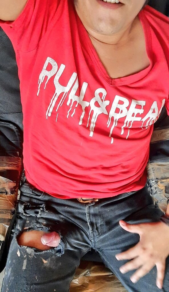 Plallera roja y verga de fuera #7