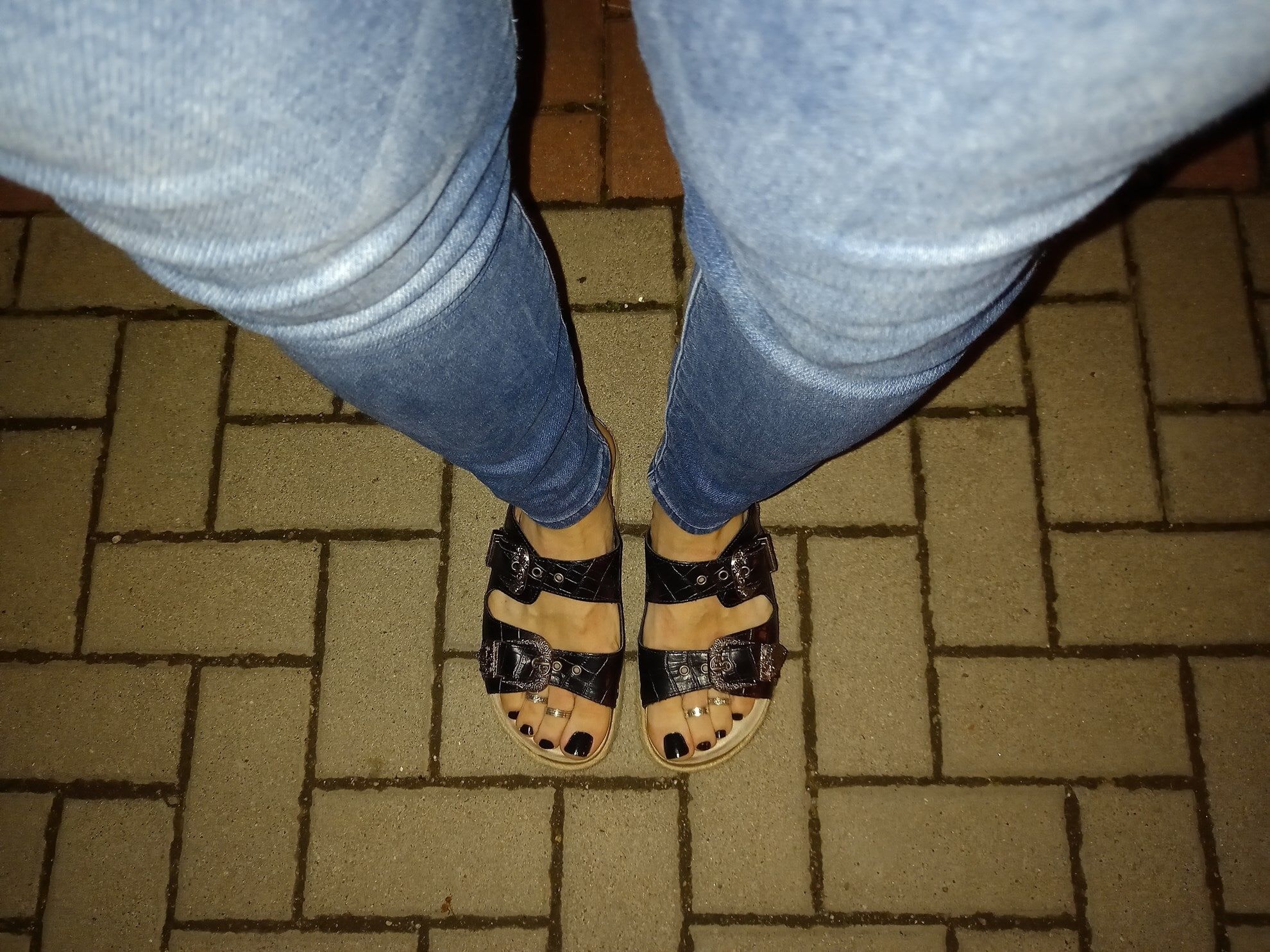 platform sandals and sexy feet #10