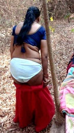 Indian Wife Shown her Big Ass in the Forest 
