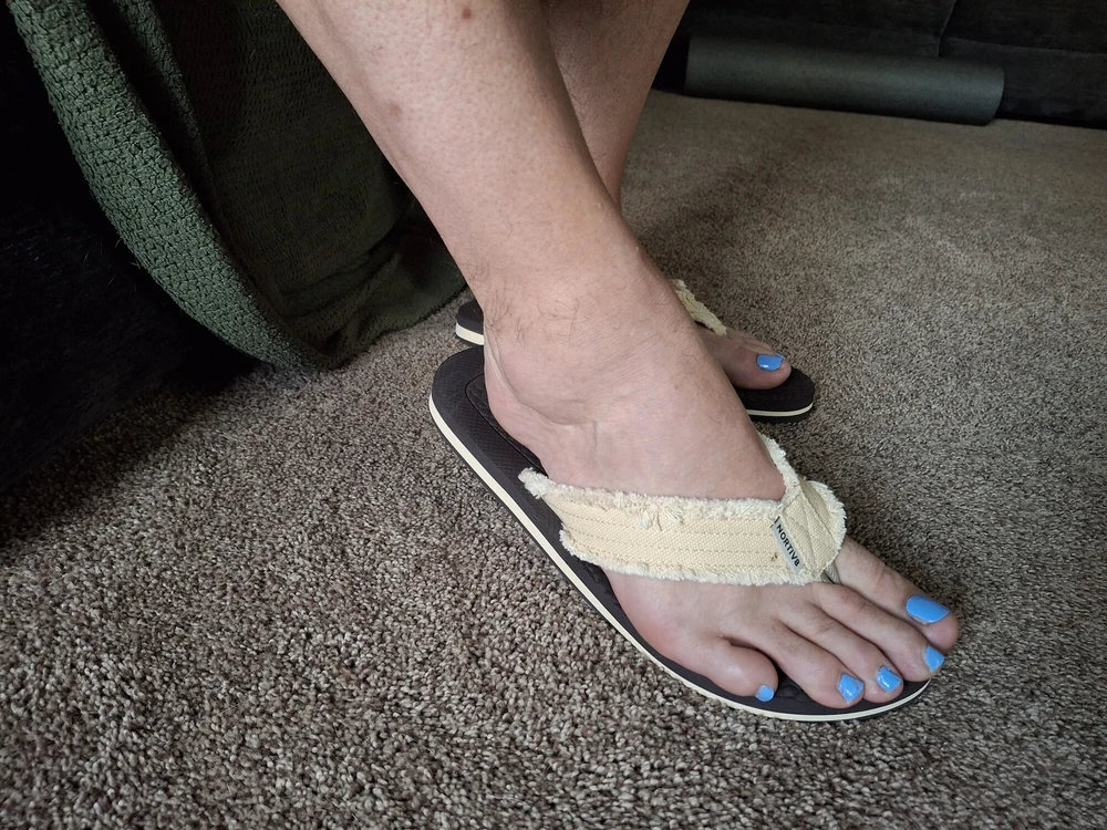 My painted toes while wearing flip flops #5