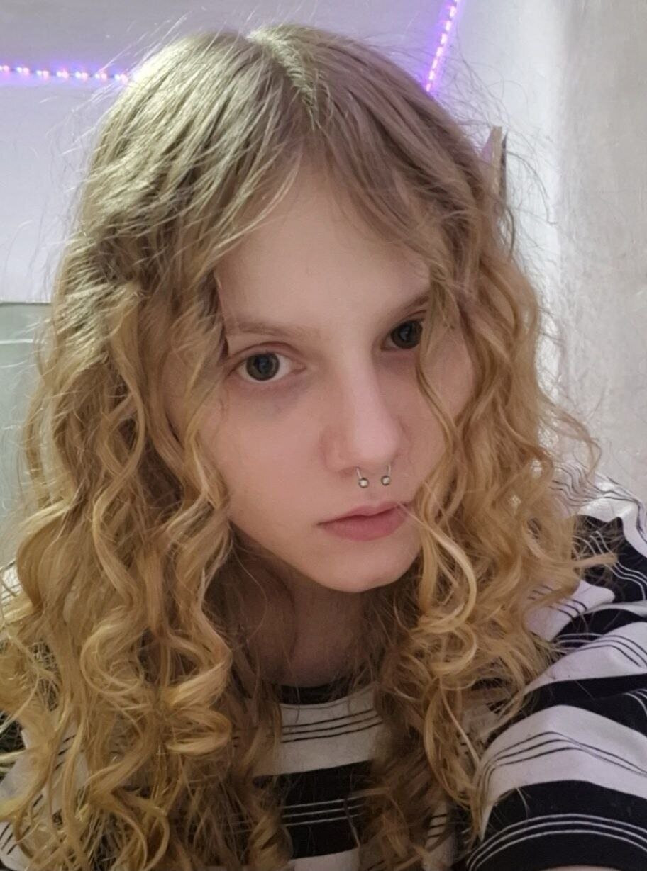 Kira Free Photos #51